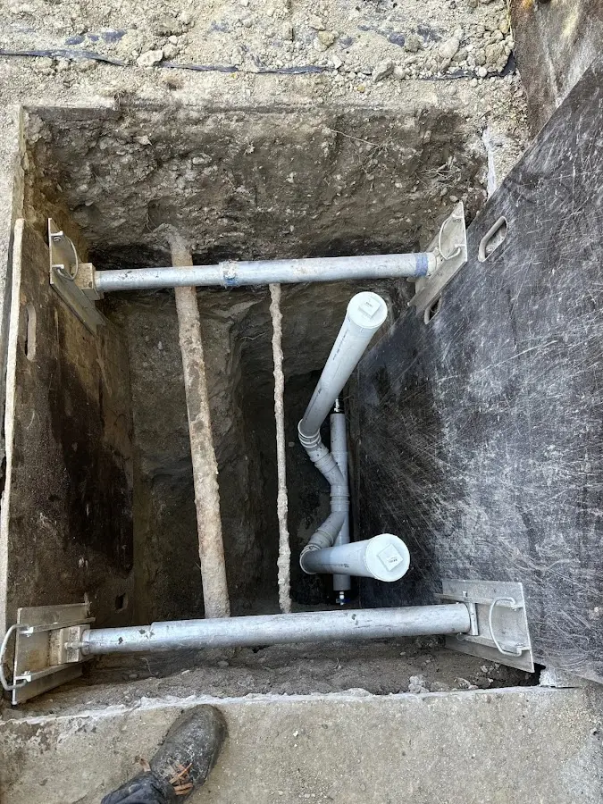 Experienced plumber completing Drain Cleaning work in North Brookfield